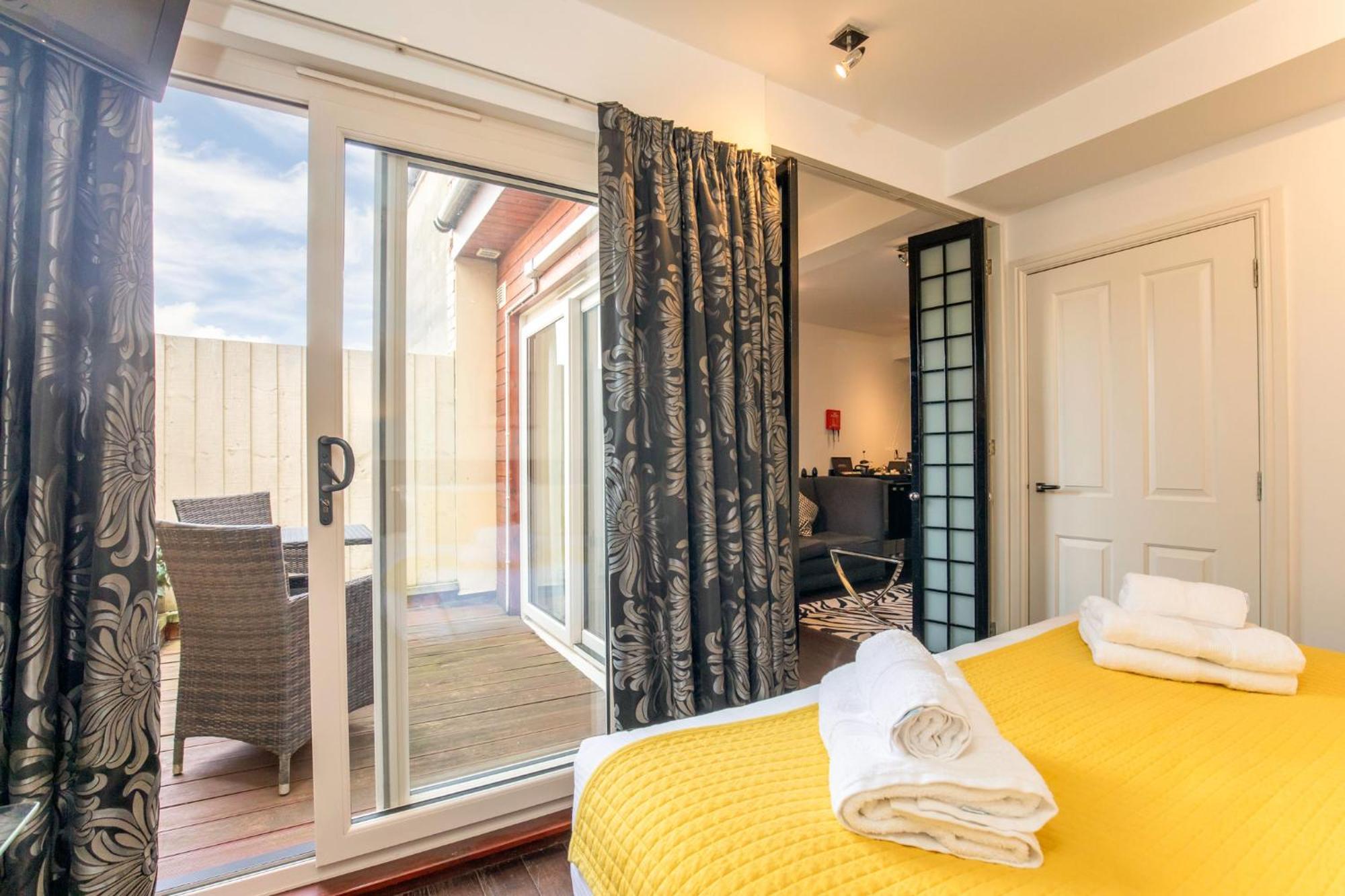 Strozzi Palace Suites By Mansley Cheltenham Kültér fotó