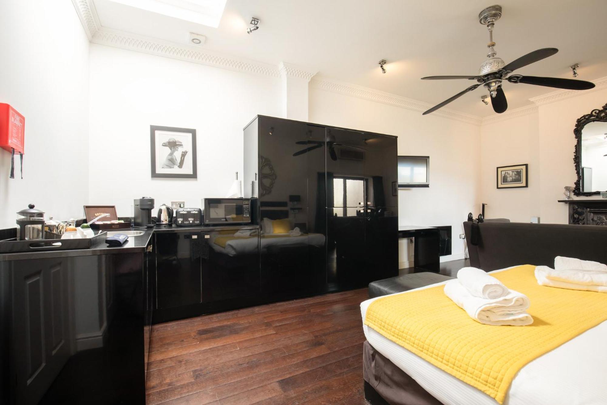 Strozzi Palace Suites By Mansley Cheltenham Kültér fotó