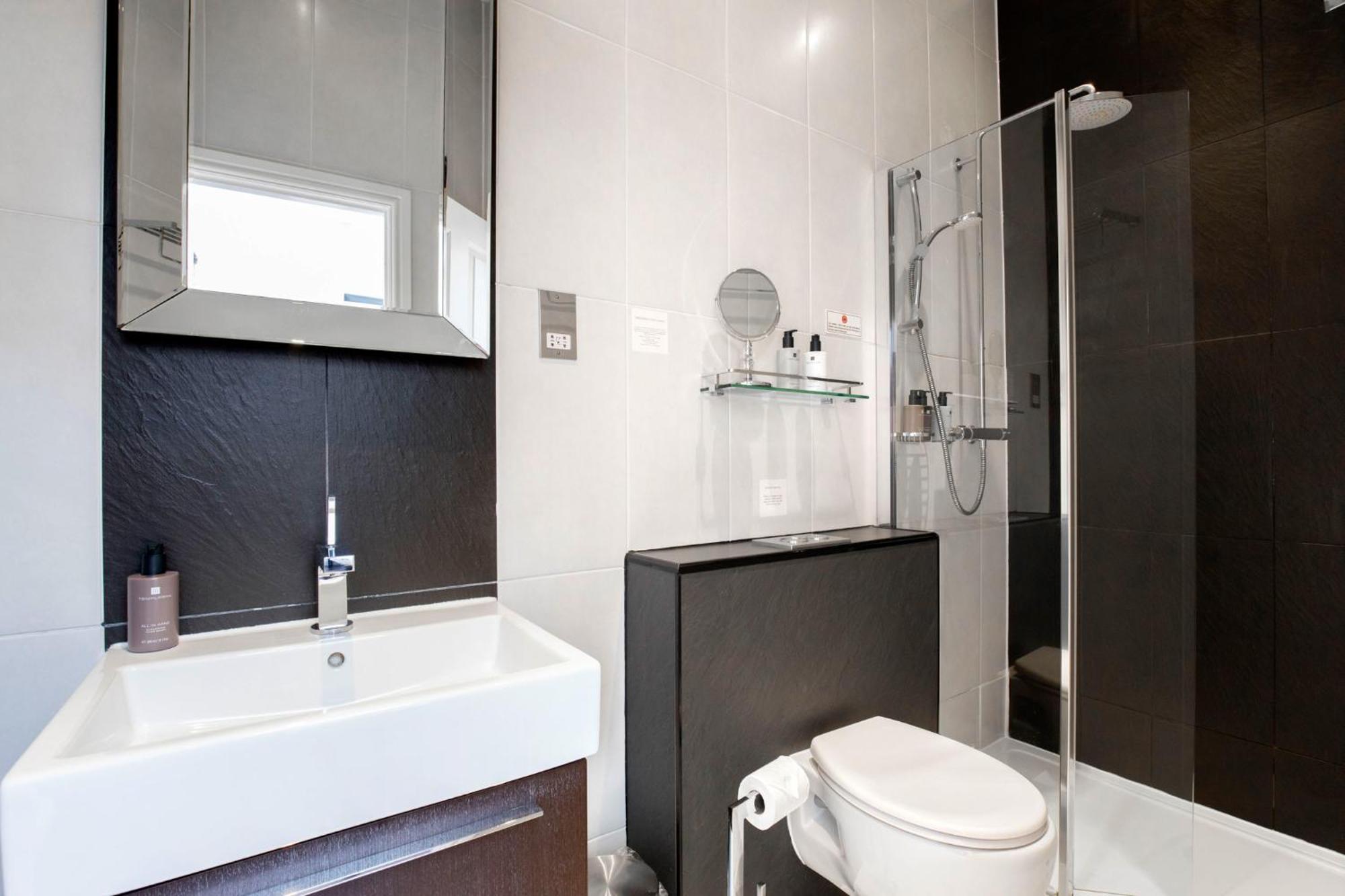 Strozzi Palace Suites By Mansley Cheltenham Kültér fotó