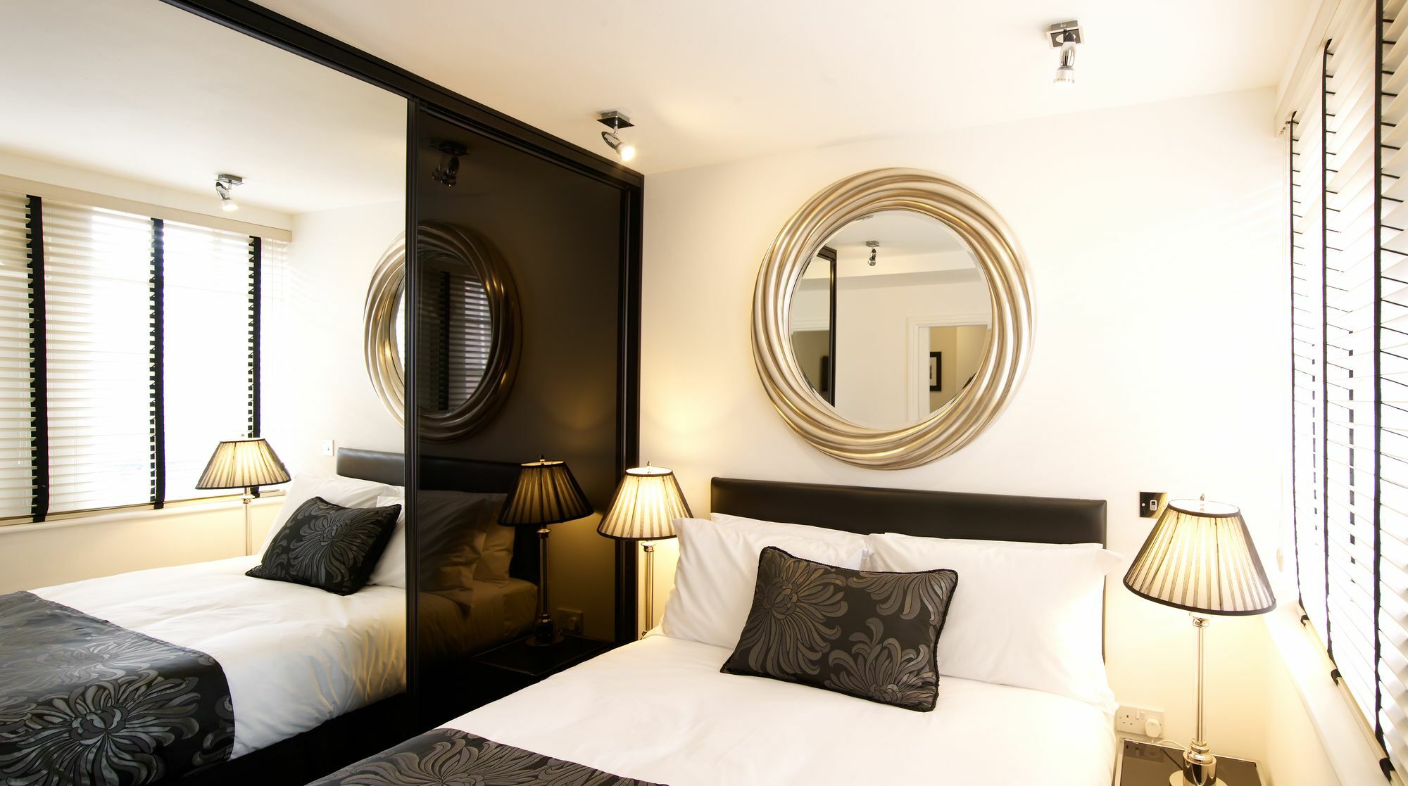 Strozzi Palace Suites By Mansley Cheltenham Kültér fotó