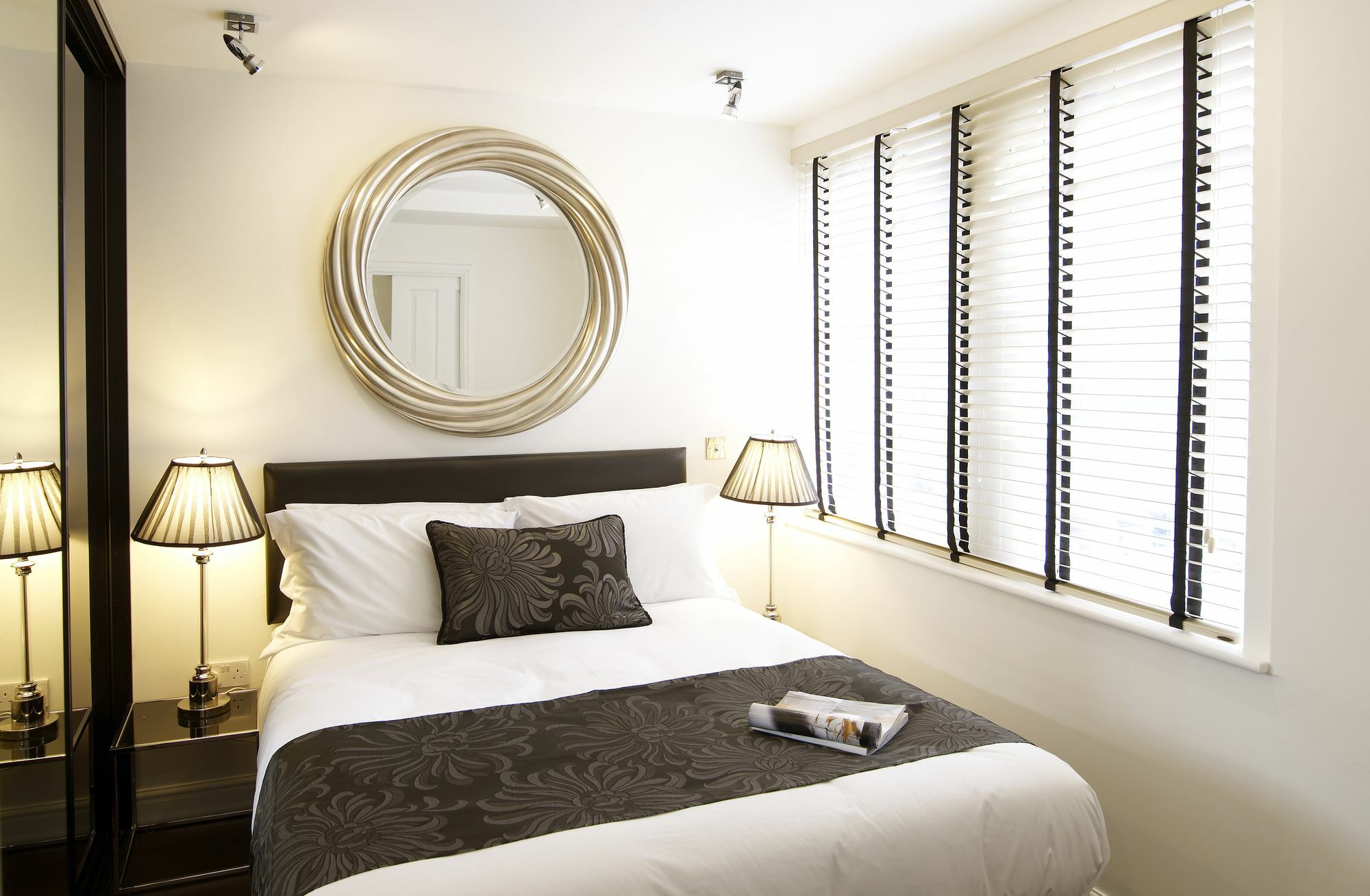 Strozzi Palace Suites By Mansley Cheltenham Kültér fotó